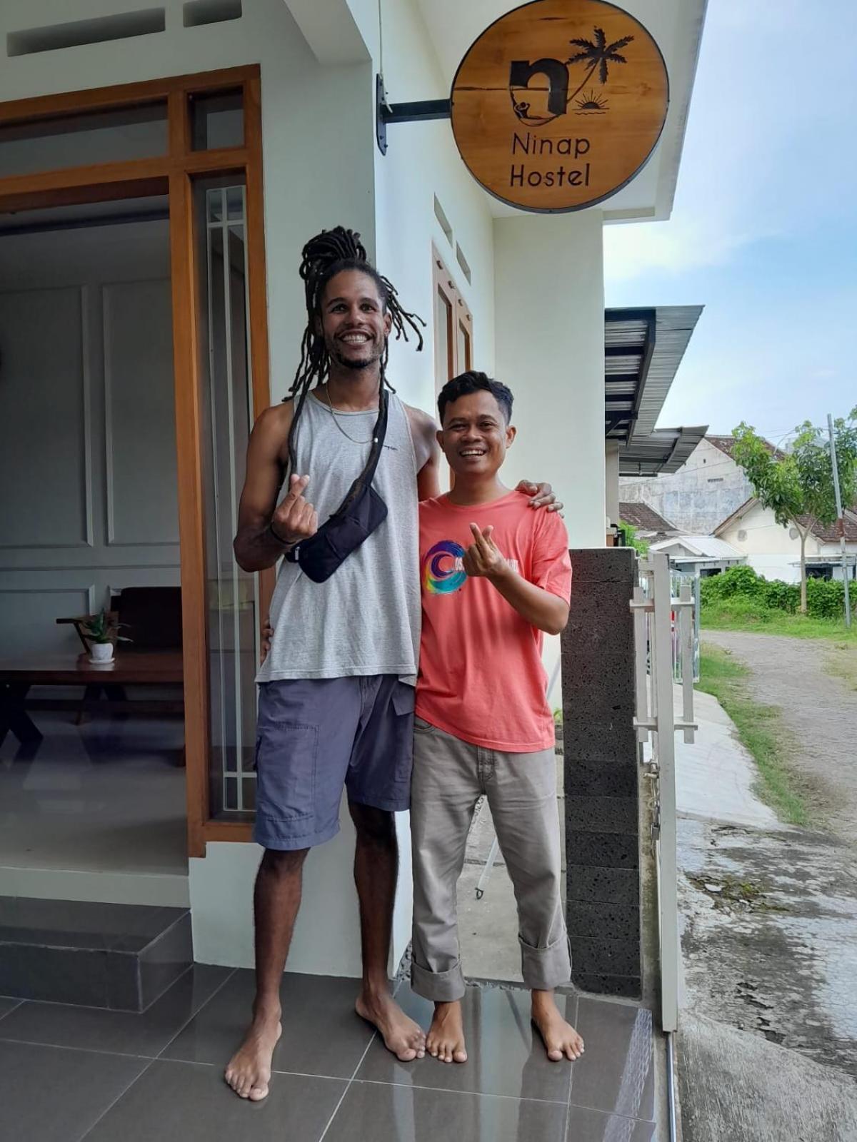 Ninap Hostel Banyuwangi  Exterior foto